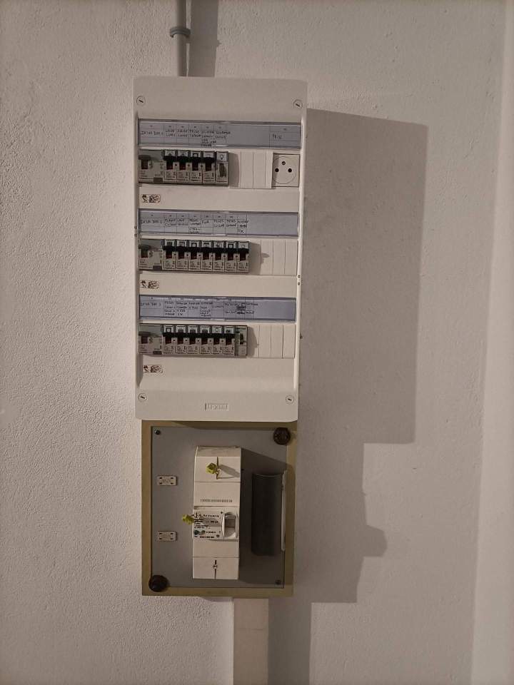 Nous vous garantissons une mise aux normes électriques conforme aux dernières réglementations.